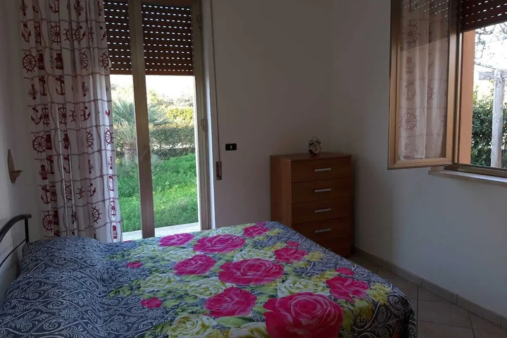Room 4 of 13