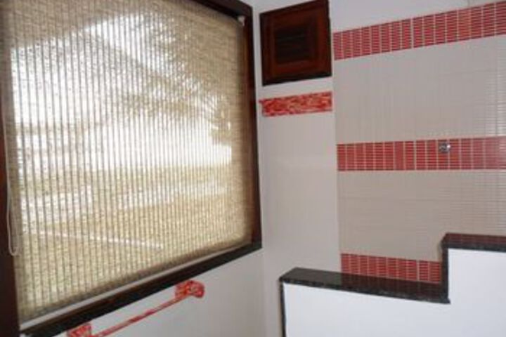 Room 143 of 177