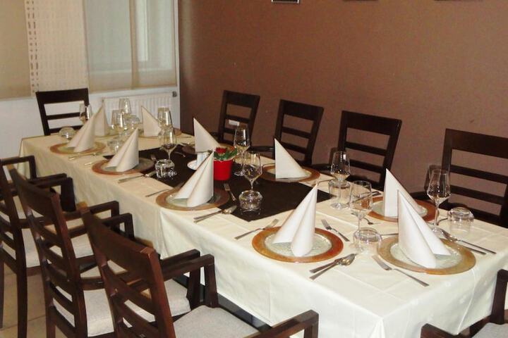 Dining 36 of 47