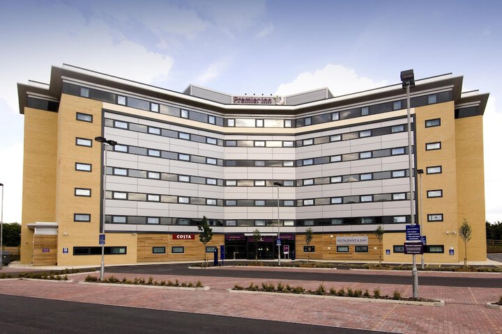 Premier Inn Manchester Airport - M56 / J6 Runger Lane North