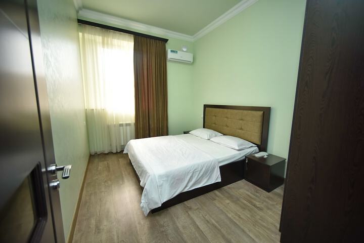 Room 9 of 25