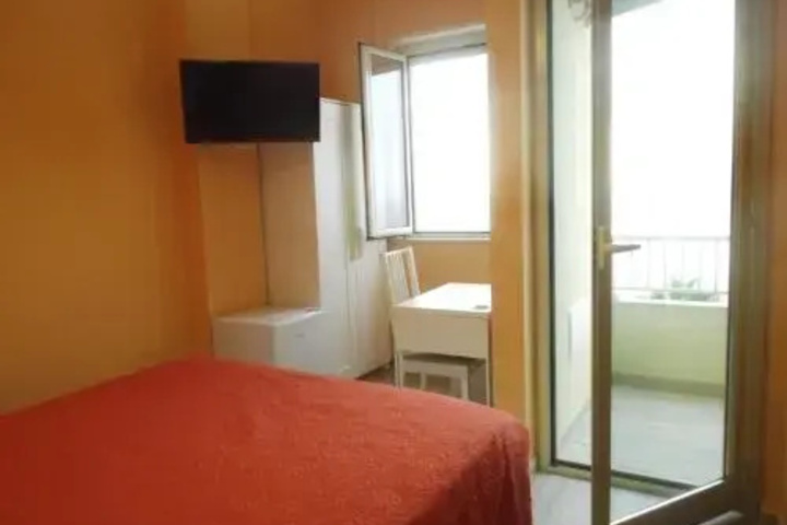 Room 3 of 12