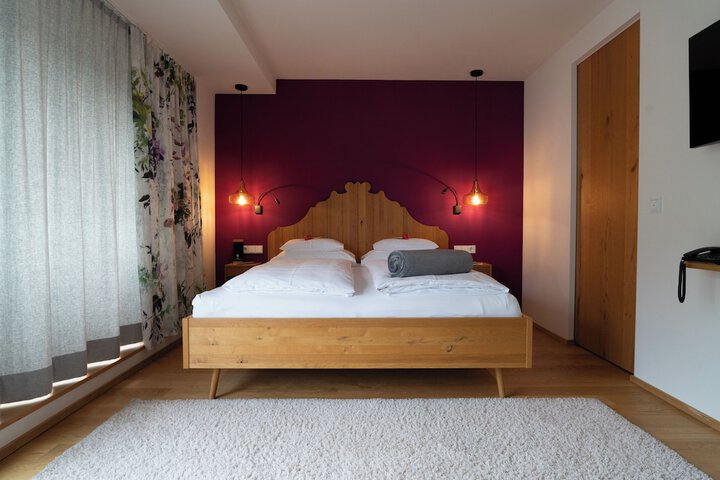 Room 21 of 77