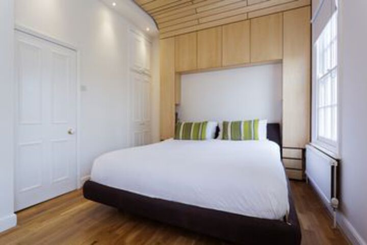 Room 7 of 15
