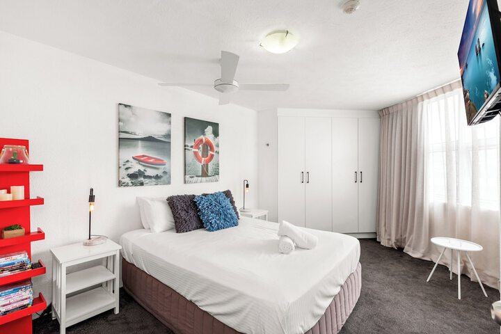 Room 40 of 297