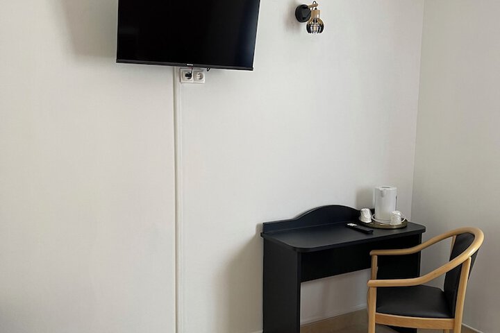 Room 20 of 37