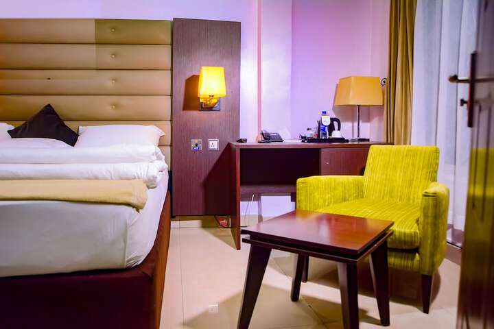 Room 26 of 81