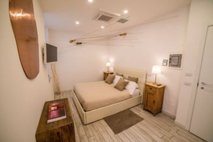 Room 15 of 23