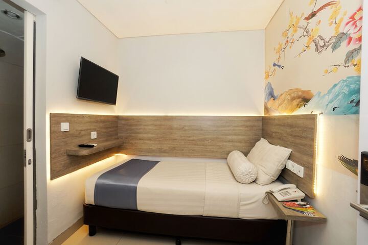 Room 4 of 11
