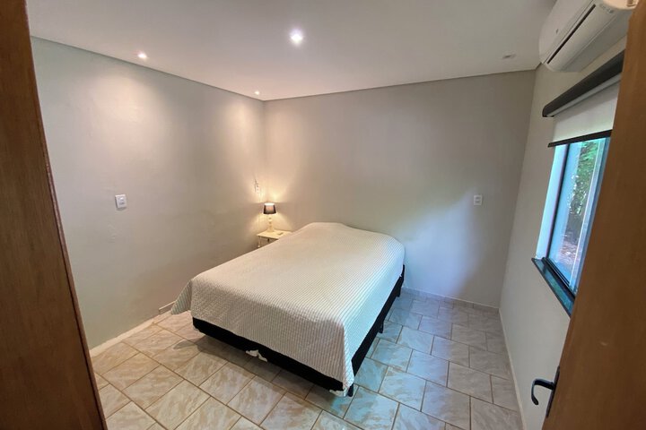 Room 9 of 35