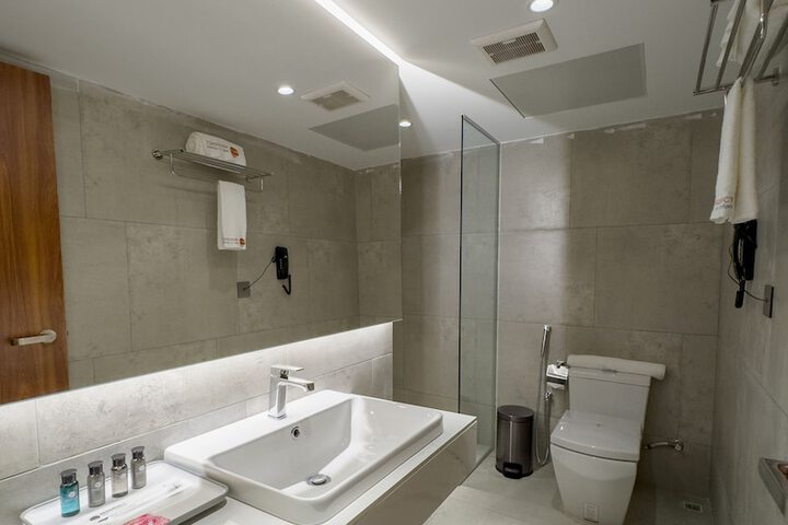 Room 10 of 26