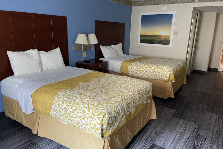Basic 2 Double Beds (2 of 10)