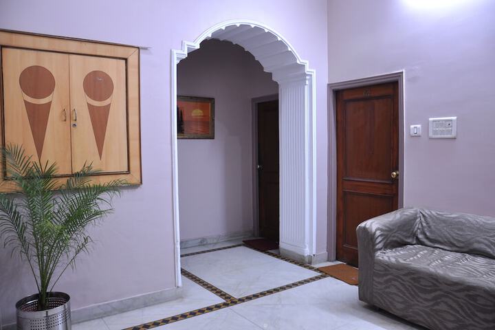 Hotel Interior 4 of 34