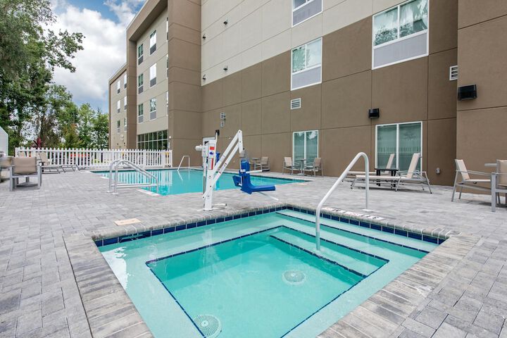 Pool 42 of 87