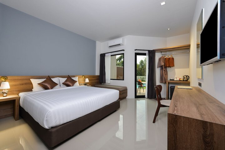 Room 6 of 50