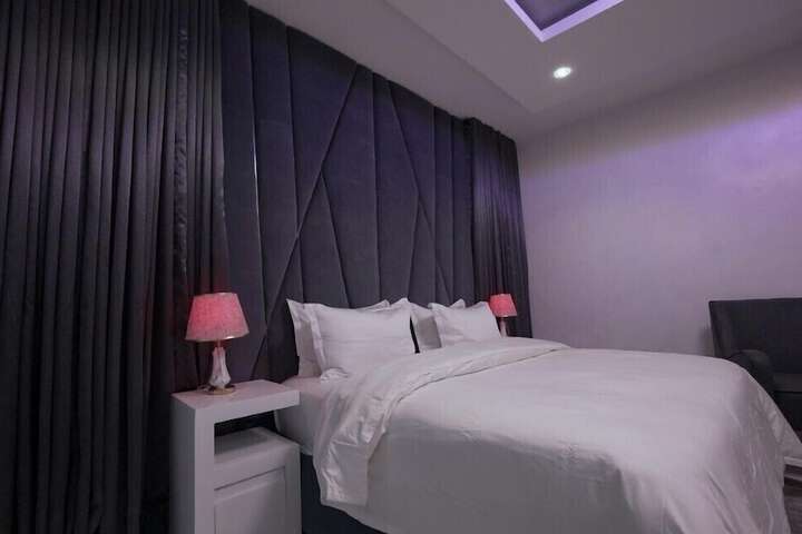 Room 15 of 34