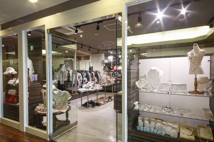 Gift Shop 88 of 131