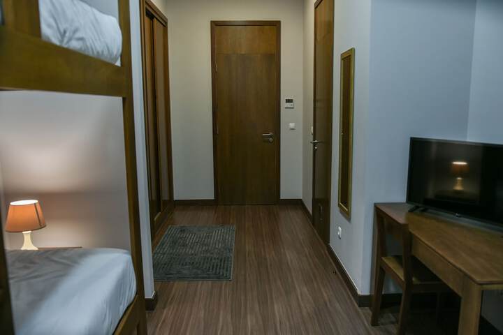 Room 20 of 80