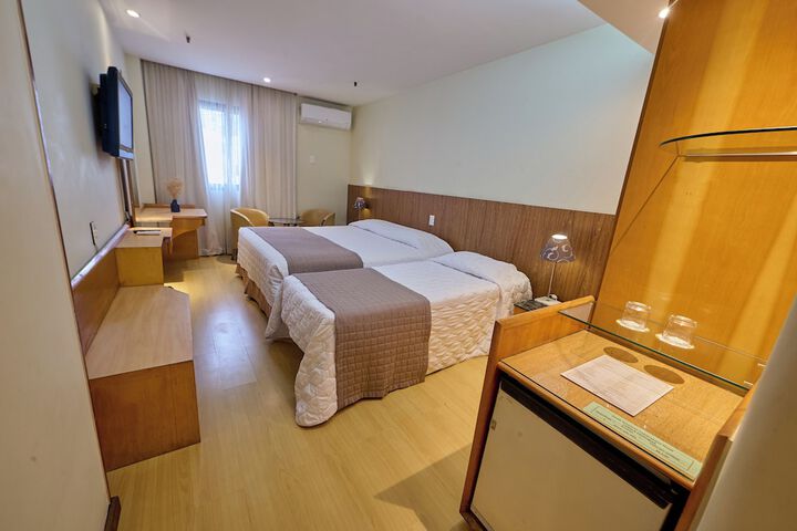 Room 48 of 144