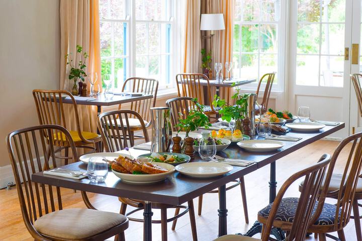 Dining 60 of 112