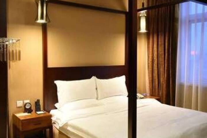 Room 3 of 7