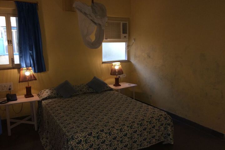 Room 77 of 233
