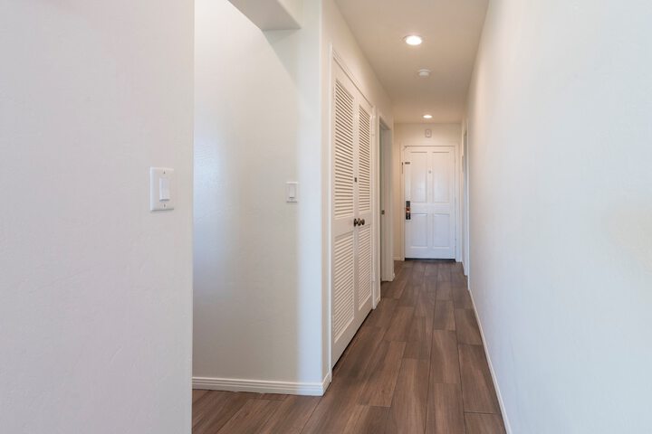 Ballroom/Hall 56 of 75