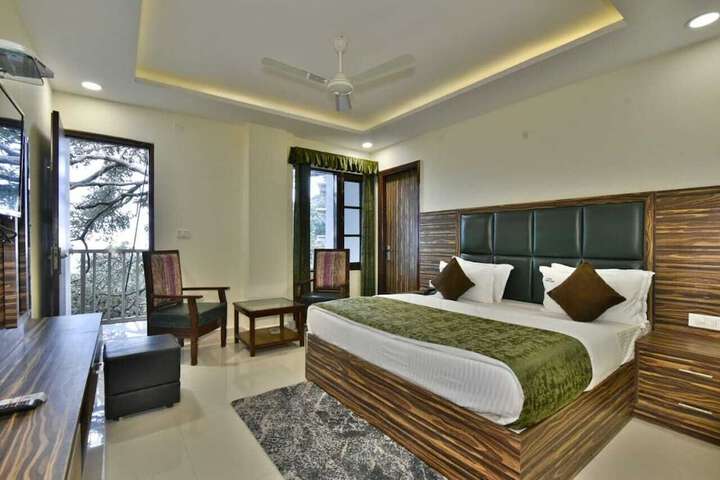 Room 2 of 6