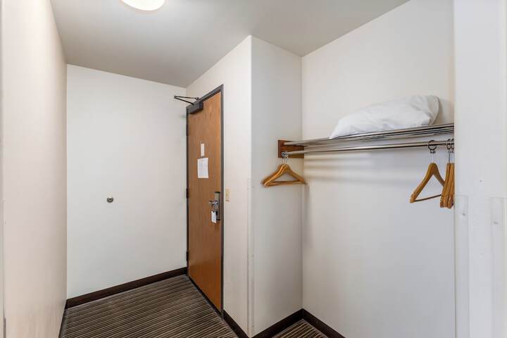 Room 67 of 127