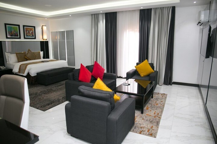Room 4 of 31