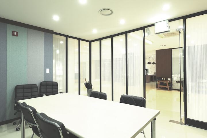 Business Center 72 of 85