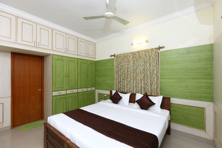Room 9 of 19