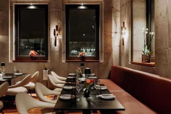 Dining 54 of 70