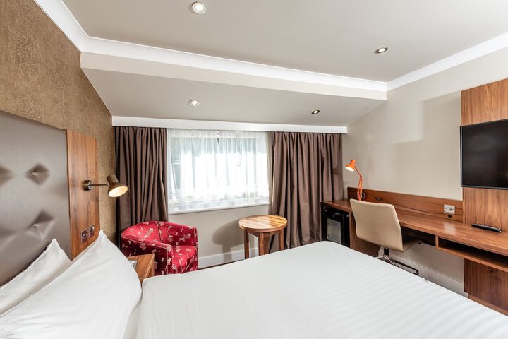 Room 25 of 117