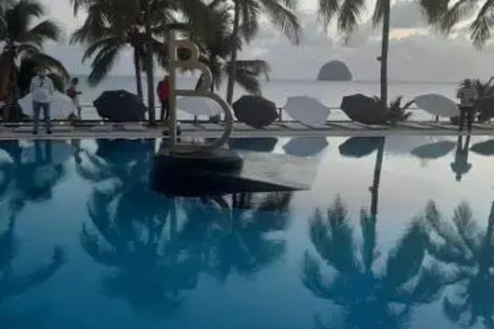 Pool 9 of 14