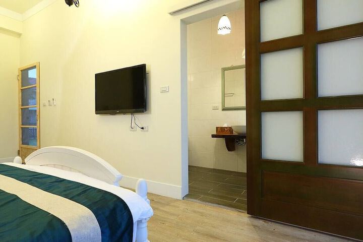 Room 8 of 60