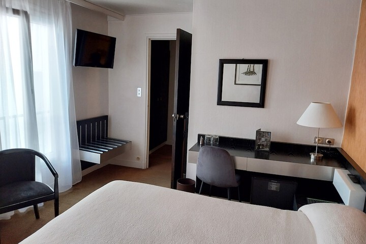 Room 42 of 92