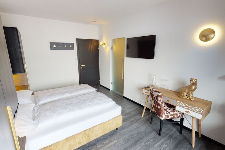 Room 15 of 67
