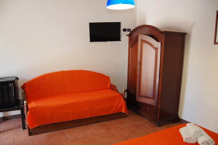 Room 4 of 53
