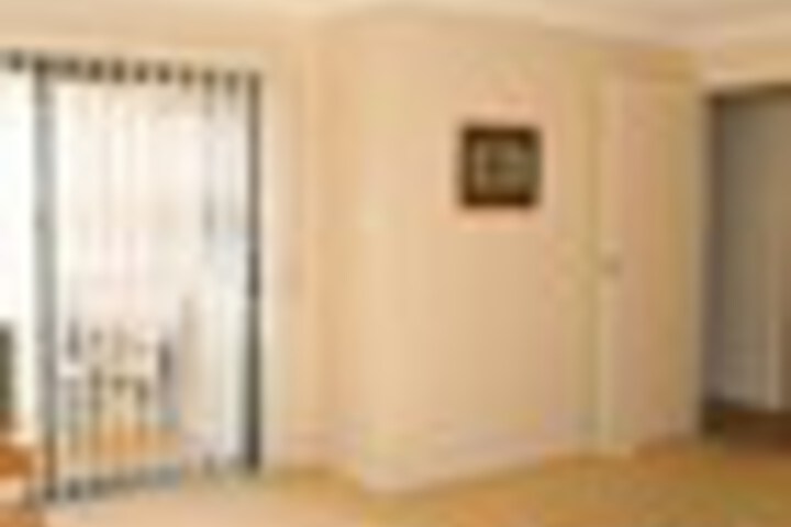 Room 38 of 123