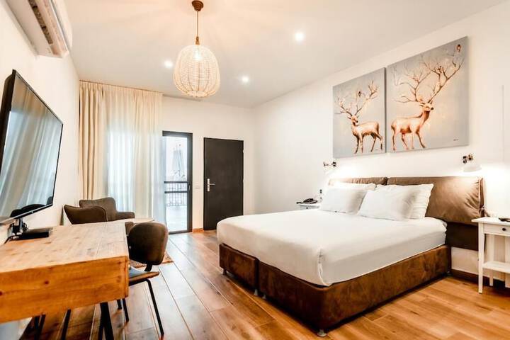 Room 3 of 13
