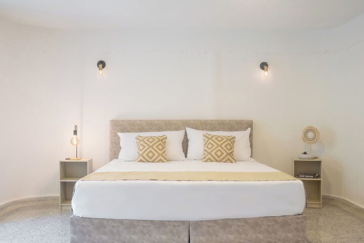 Room 7 of 29
