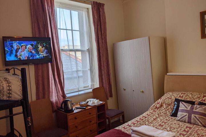 Room 12 of 41