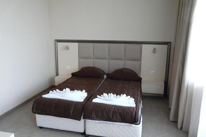 Room 19 of 99