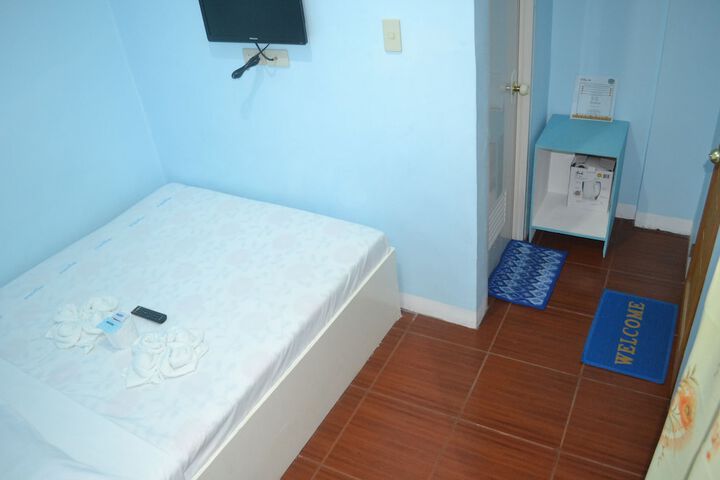 Room 8 of 23