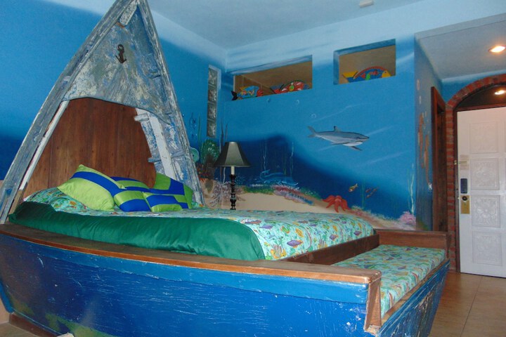 Room 183 of 413