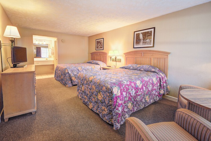 Standard Double Room (2 of 7)