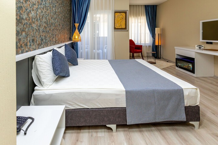 Room 16 of 21