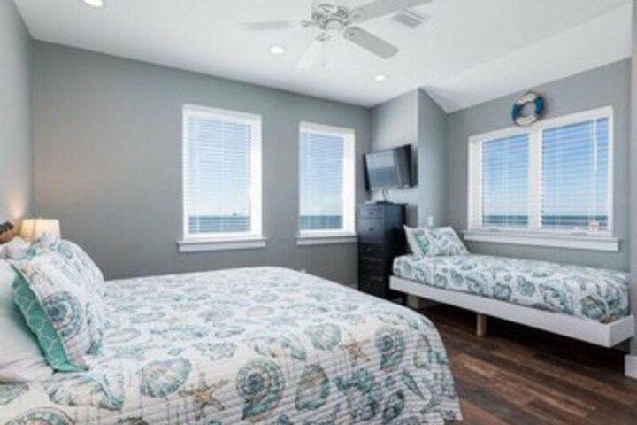 Room 105 of 113