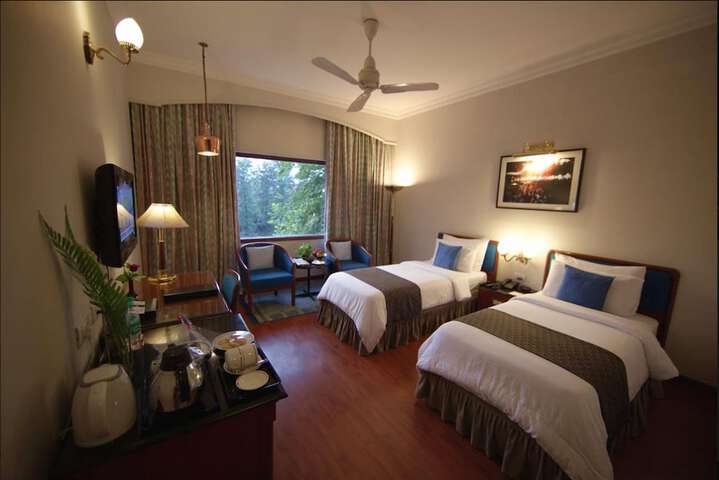 Room 10 of 37